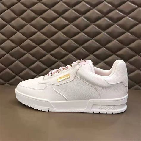 lv witte sneakers